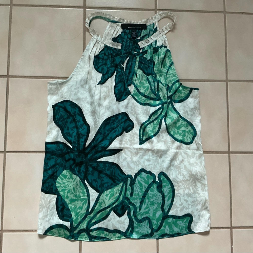White House Black Market Halter Floral Print  Pleated Top Sz 4 NWOT! Green